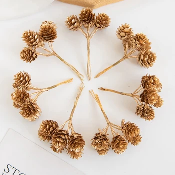 6 Adet Yapay Bitki Altın Sahte çam kozalakları Noel Ağacı Dekorasyon Garland Buket Aksesuar Dıy Düğün Ev Süsleme Görüntü